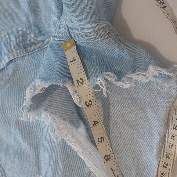 Levis Distressed Light Blue Denim Shorts.Size 12 . - Picture 8 of 9